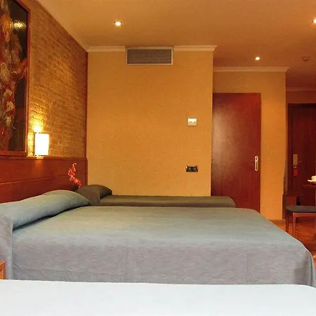 Leonardo Ramblas 3* ברצלונה