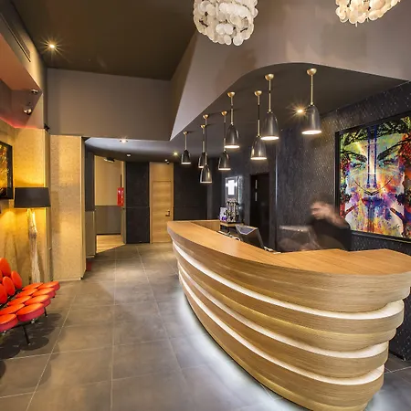 Leonardo Ramblas מלון 3*