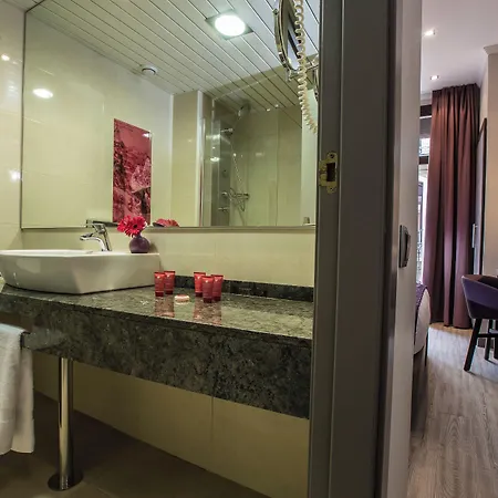 Leonardo Ramblas מלון ברצלונה