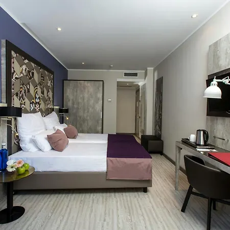 Leonardo Ramblas Hotel