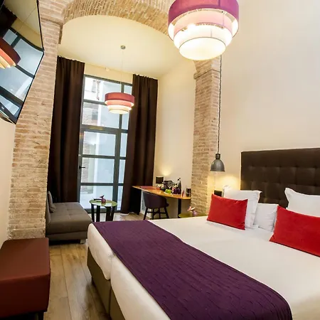 Leonardo Ramblas 3* Barcelona