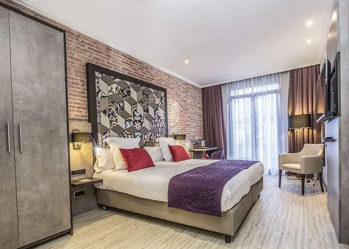 Leonardo Ramblas Barcelona